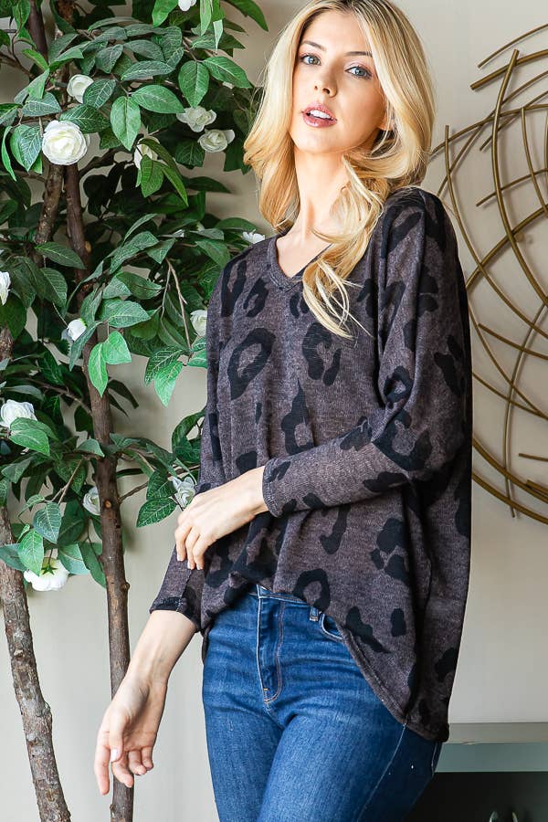 Animal print long sleeve V-neck basic top