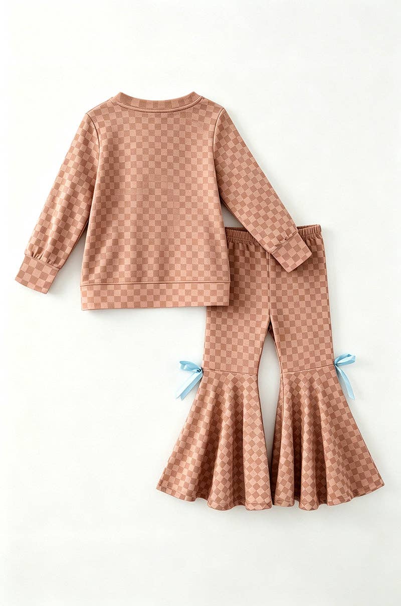Yeehaw" Brown-tan checkered outfit.