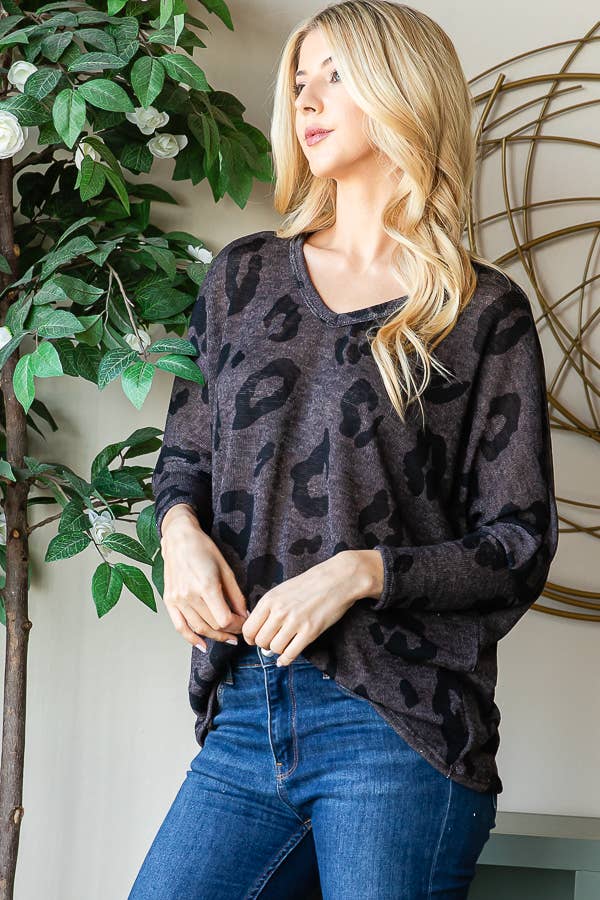 Animal print long sleeve V-neck basic top