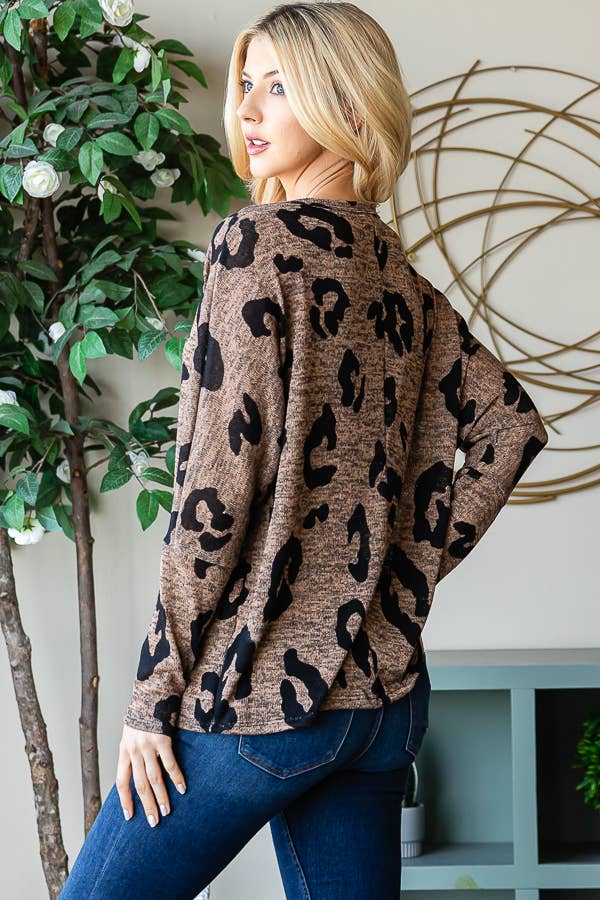 Animal print long sleeve V-neck basic top