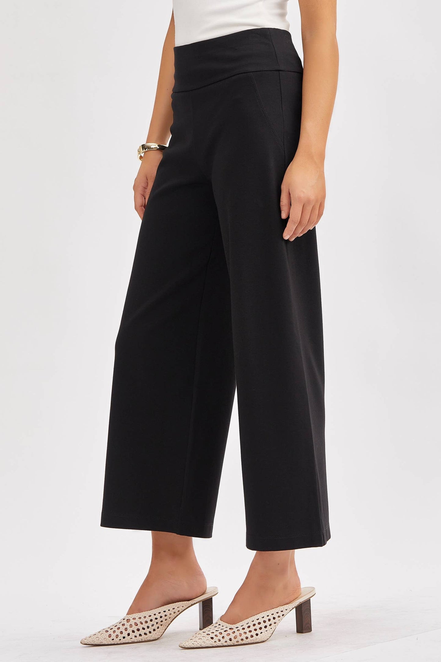 Magic Wide Cropped Pants