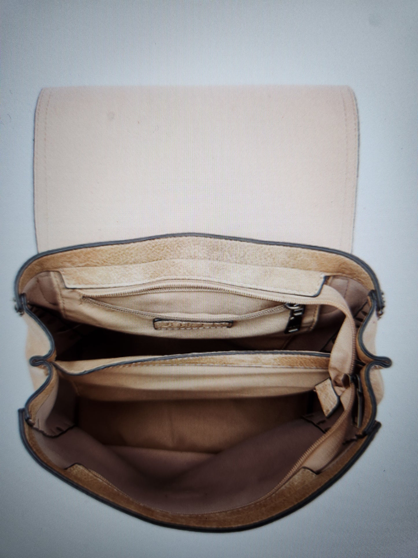 Jen & Co. Handbags ( Bex Distressed Backpack)