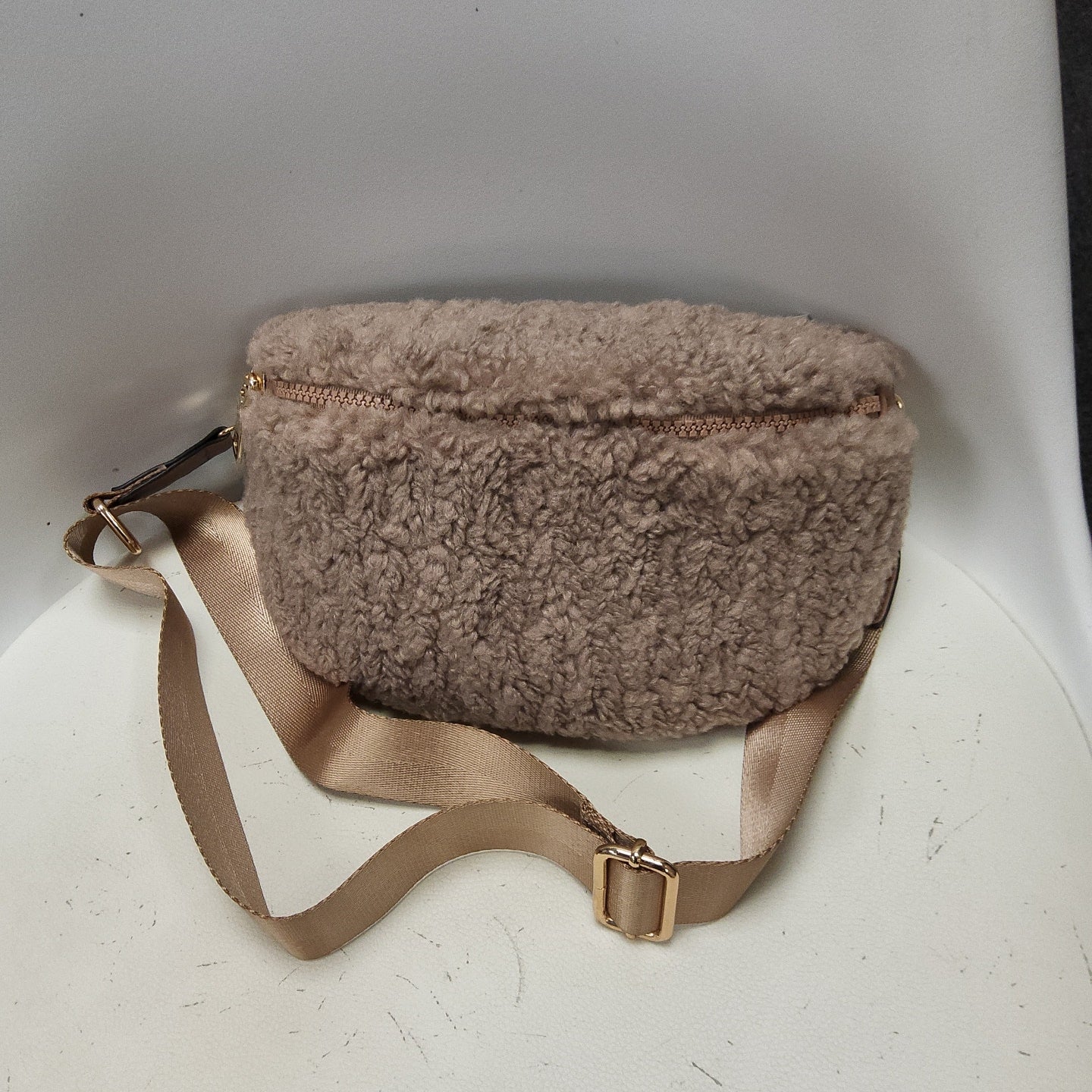 Jen & Co Handbags ( Jesslyn Sherpa Belt Bag)