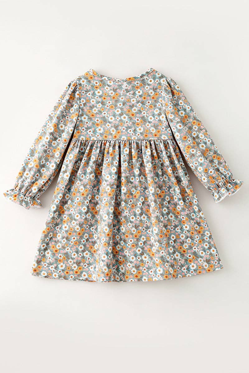 Floral girls dress / embroidery smocked detail.