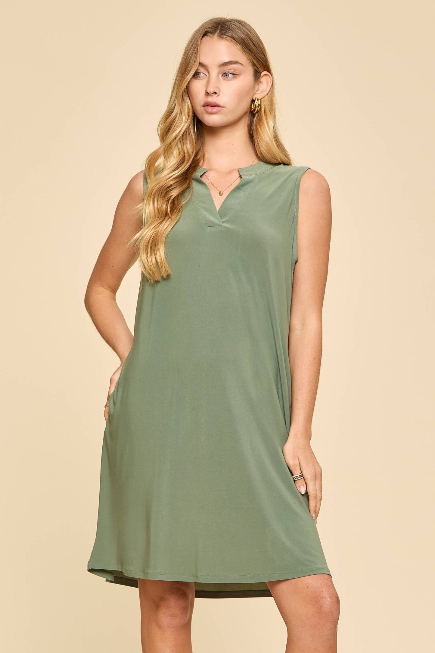 Sleeveless Mandarin Collar Lizzy Dress
