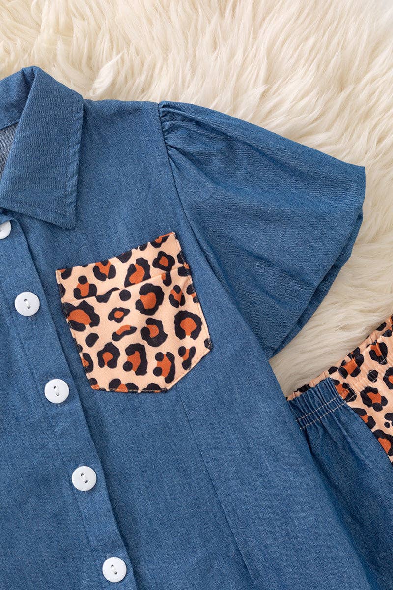 Cheetah printed girls 2 piece set.