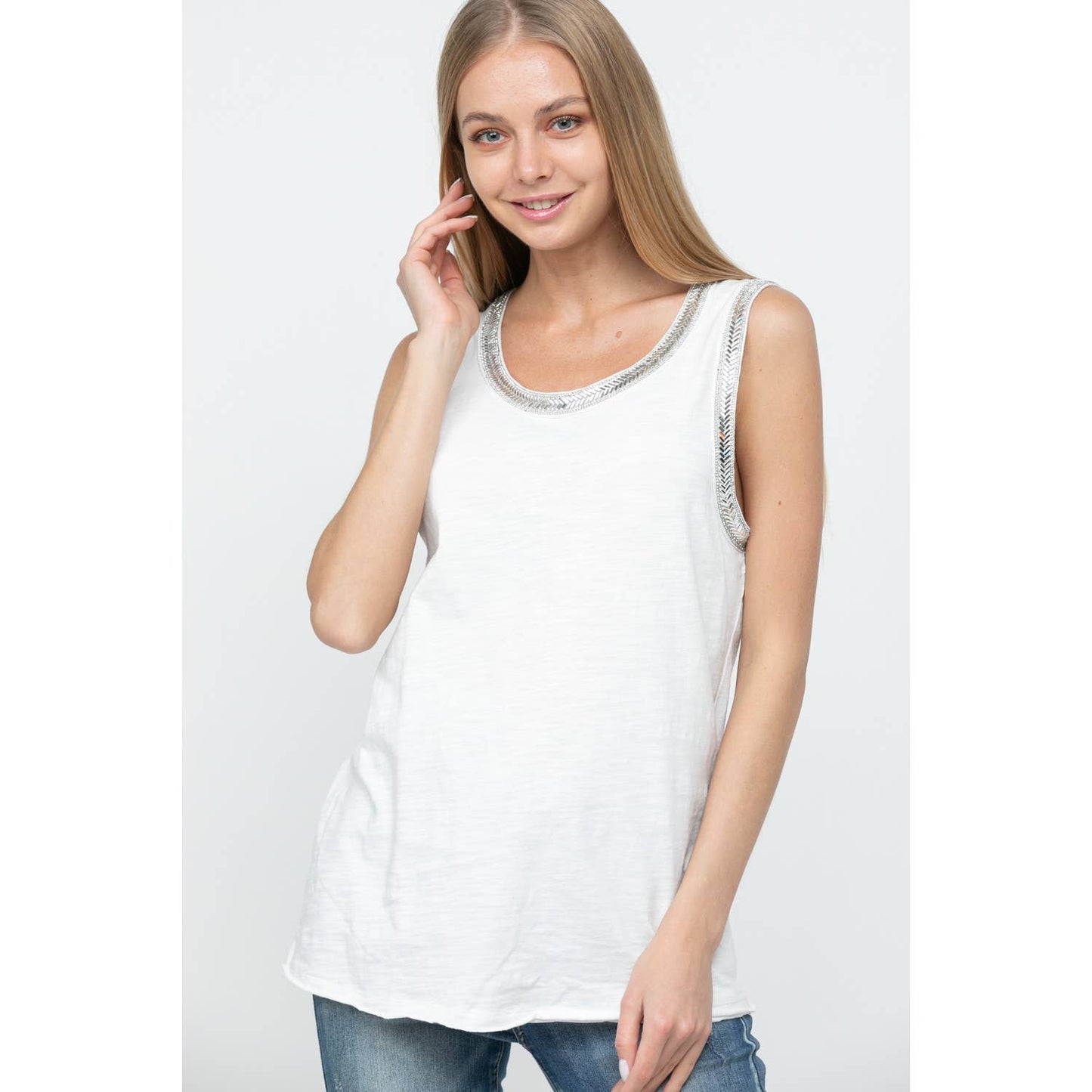 VOCAL - BEJEWELED ROUND NECK SLEEVELESS TANK TOP