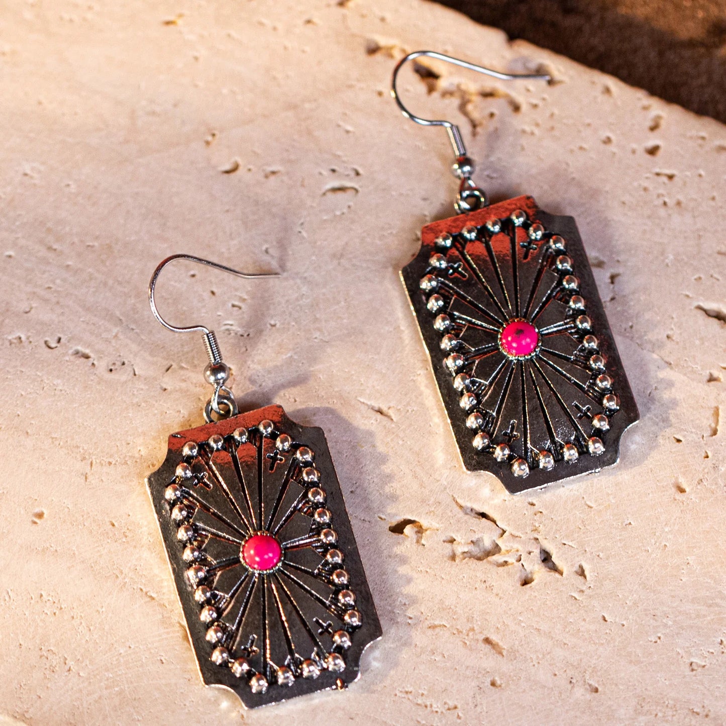 WRANGLER WESTERN BEADED SUNBURST CONCHO DANGLING EARRING