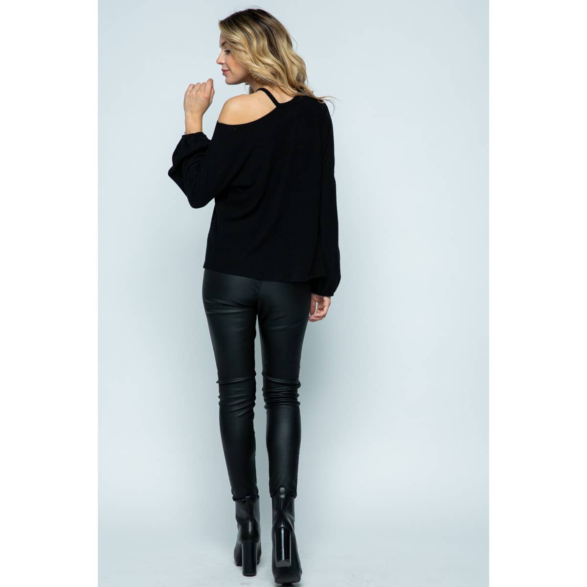 COLD SHOULDER LONG SLEEVE TOP